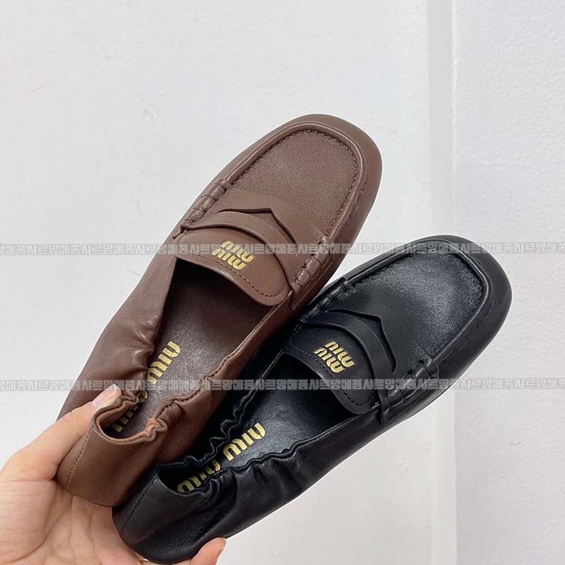 미우미우엠보시드로고로퍼 20260423,145949,006.jpg