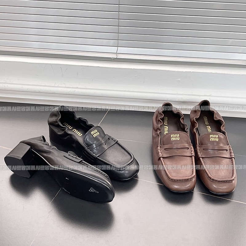 미우미우엠보시드로고로퍼 20260423,150617,003.jpg