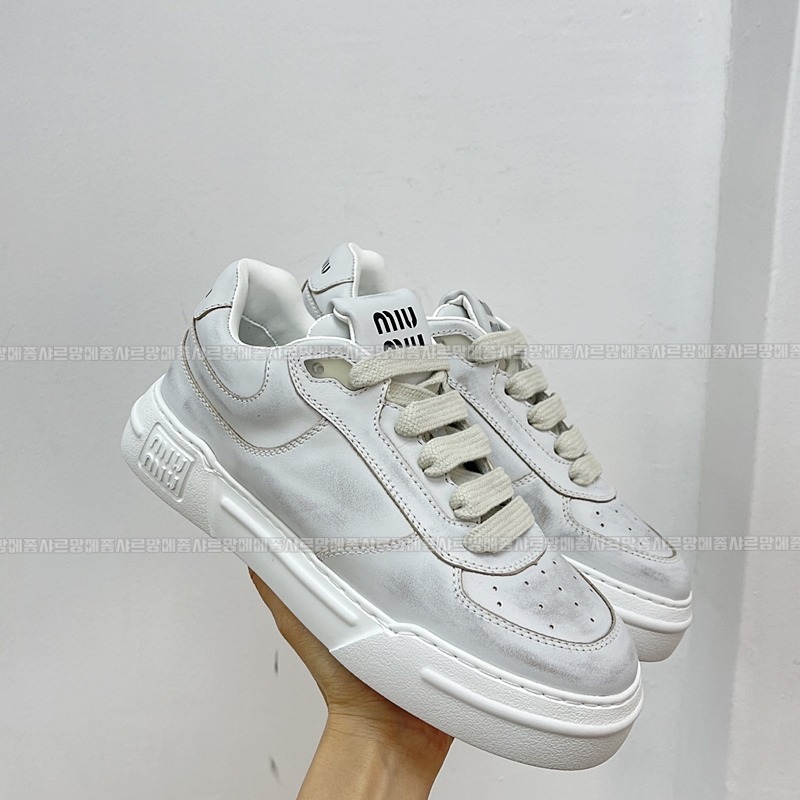 미우미우블리치드스니커즈 20260423,151024,002.jpg