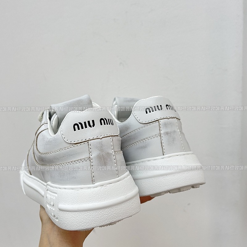 미우미우블리치드스니커즈 20260423,151025,005.jpg