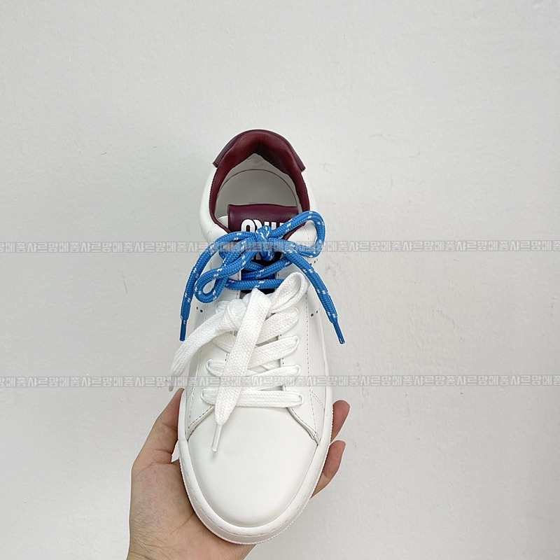 미우미우레더스니커즈화이트 20260423,161338,007.jpg