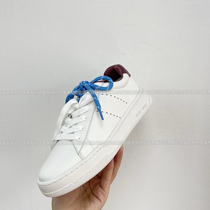 미우미우레더스니커즈화이트 20260423,161338,009.jpg