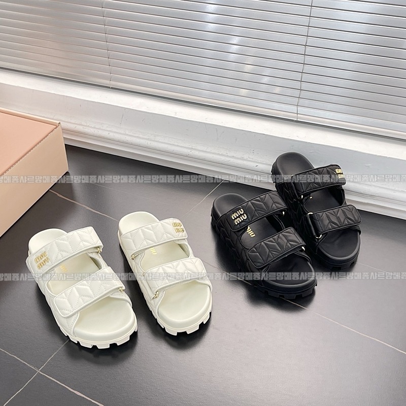 미우미우마테라세나파가죽슬라이드 20260423,170717,002.jpg