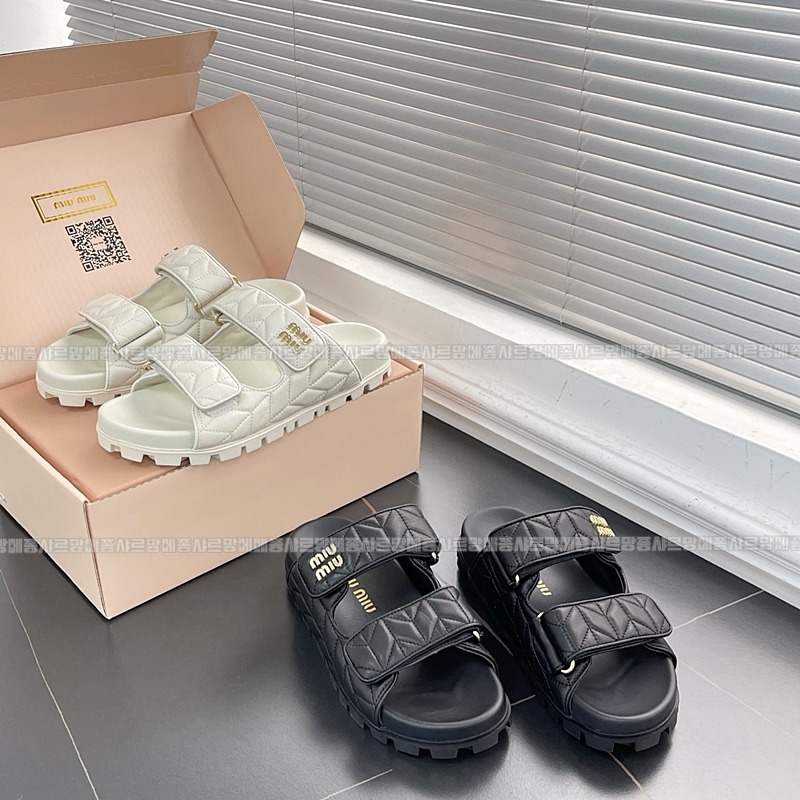 미우미우마테라세나파가죽슬라이드 20260423,170717,003.jpg