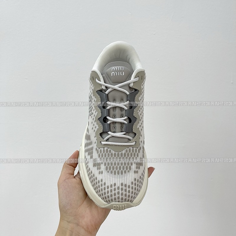 미우미우테크니컬패브릭스니커즈 20260423,173254,007.jpg