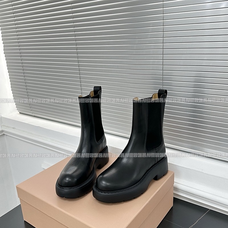 미우미우레더부티앵클부츠  20260424,100805,002.jpg