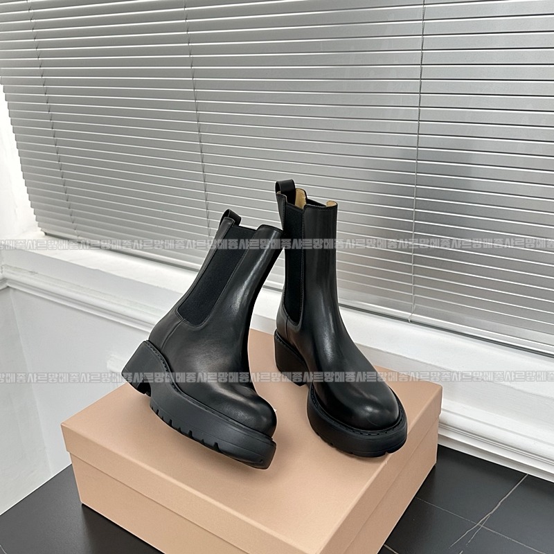 미우미우레더부티앵클부츠  20260424,100806,003.jpg