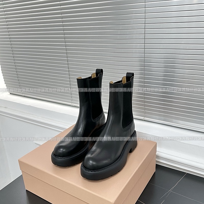 미우미우레더부티앵클부츠  20260424,100805,001.jpg