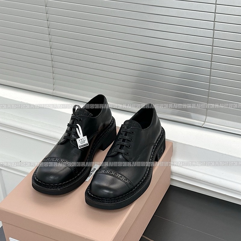 미우미우레더브로그슈즈  20260424,101307,001.jpg