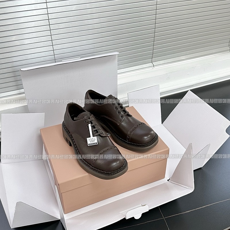 미우미우레더브로그슈즈  20260424,101832,001.jpg