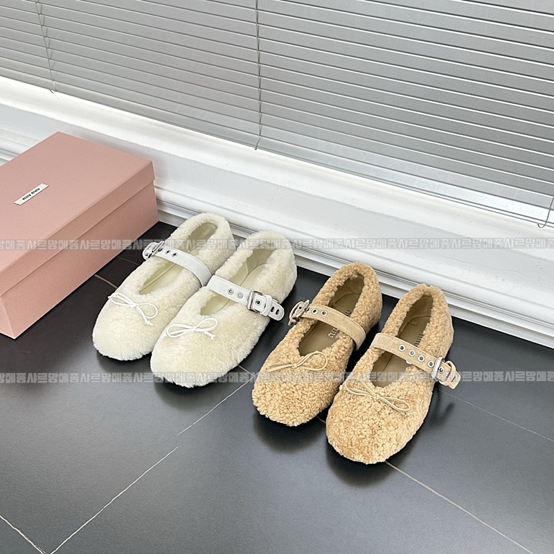 미우미우시어링발레리나슈즈  20260424,102944,001.jpg