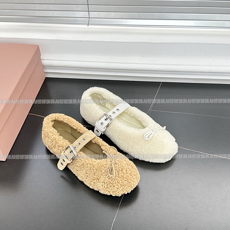 미우미우시어링발레리나슈즈  20260424,102944,004.jpg