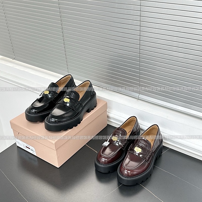 미우미우레더페니로퍼  20260424,104050,001.jpg