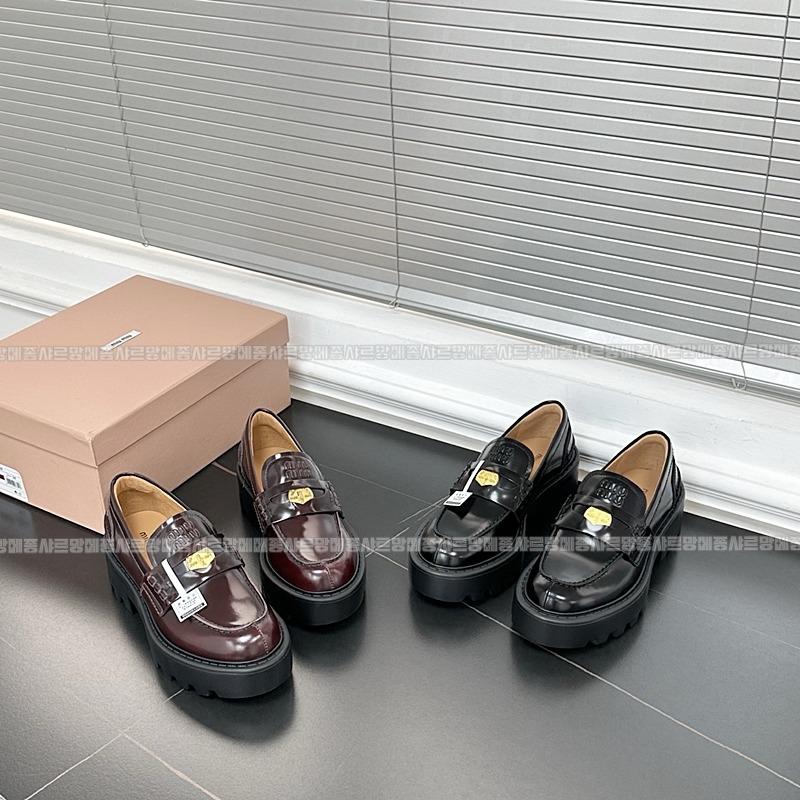 미우미우레더페니로퍼  20260424,104050,003.jpg