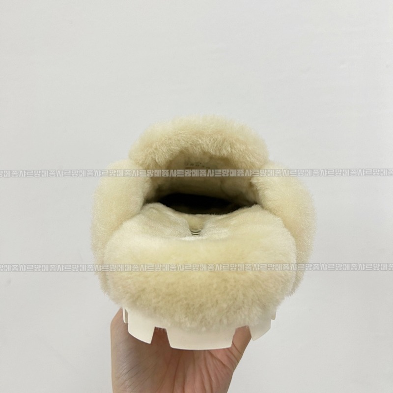 미우미우스웨이드뮬  20260424,105844,010.jpg