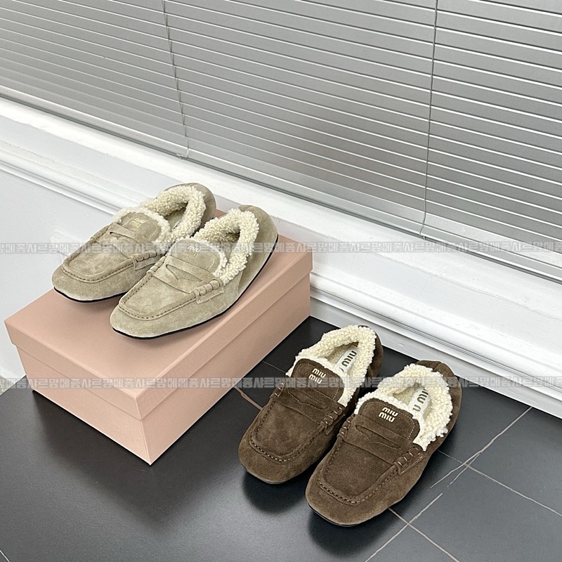 미우미우루슈스웨이드로퍼  20260424,110612,003.jpg