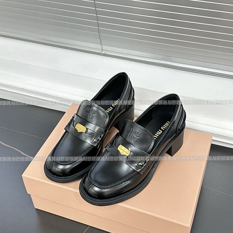 미우미우브러시드레더페니로퍼  20260424,111037,002.jpg