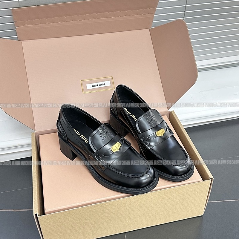 미우미우브러시드레더페니로퍼  20260424,111036,001.jpg