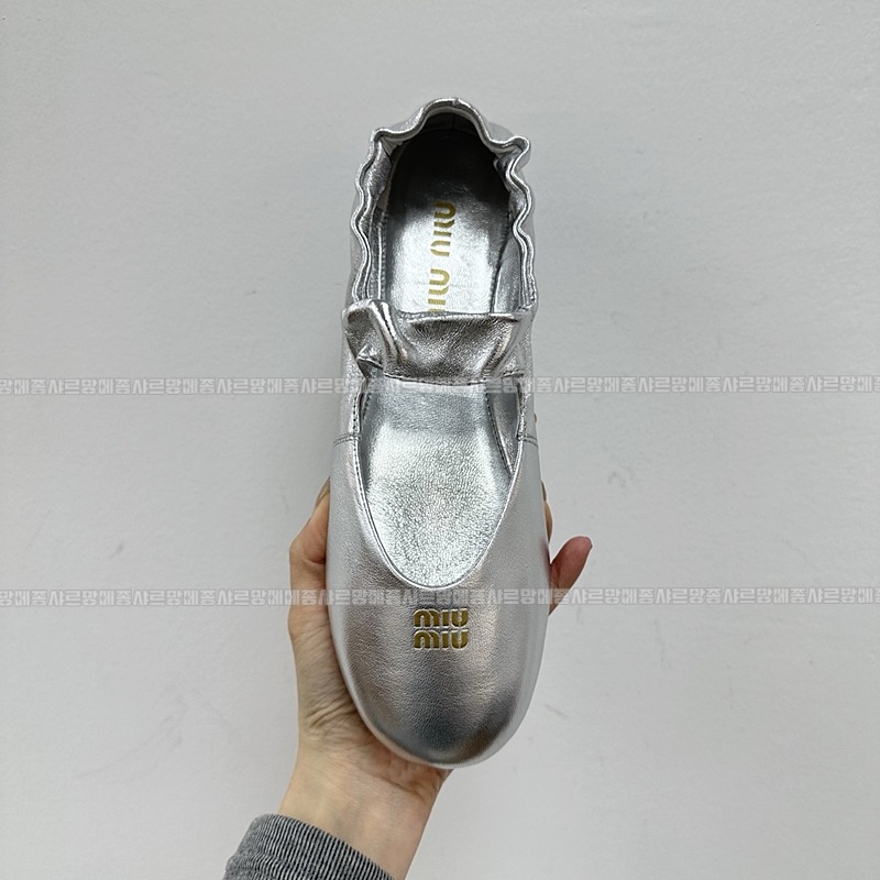 미우미우루슈모르도레나파가죽발레리나  20260424,122040,003.jpg