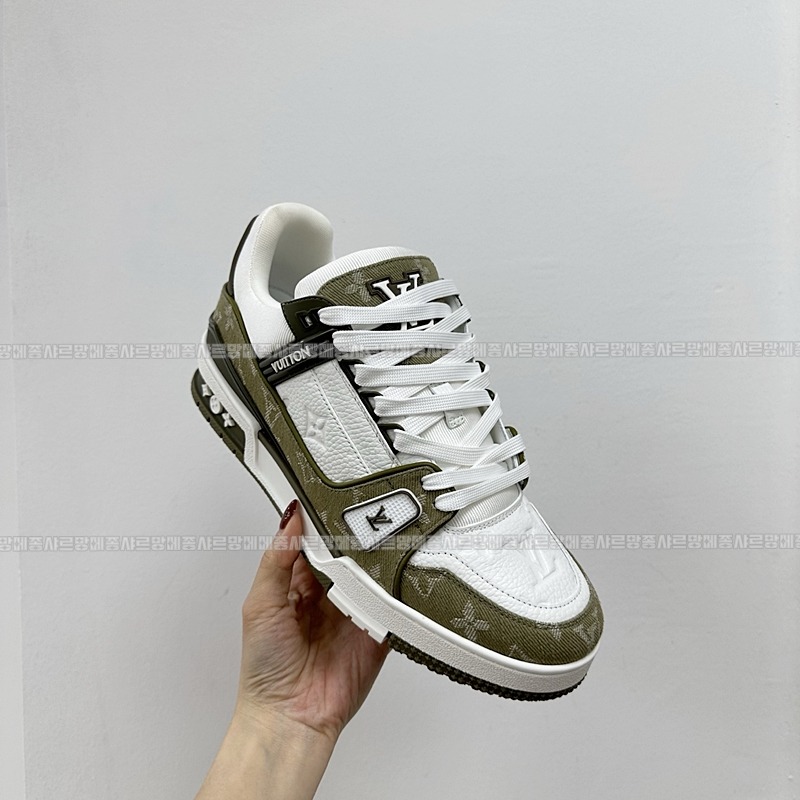 루이비통트레이너스니커즈  20260427,153716,006.jpg