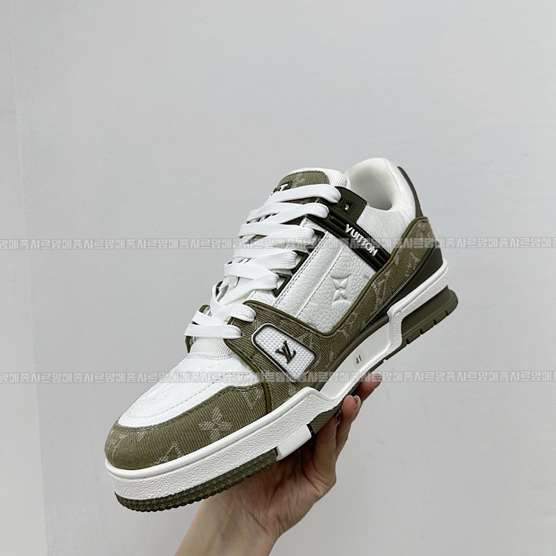 루이비통트레이너스니커즈  20260427,153716,007.jpg