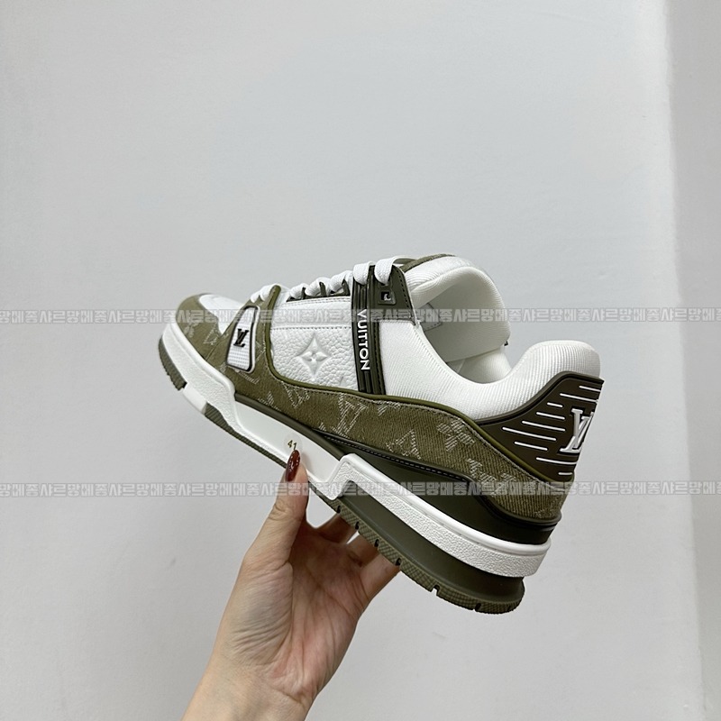 루이비통트레이너스니커즈  20260427,153716,009.jpg