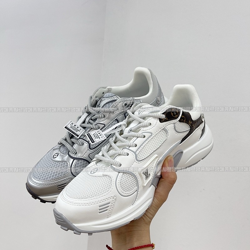 루이비통트레이너스니커즈  20260428,103202,006.jpg