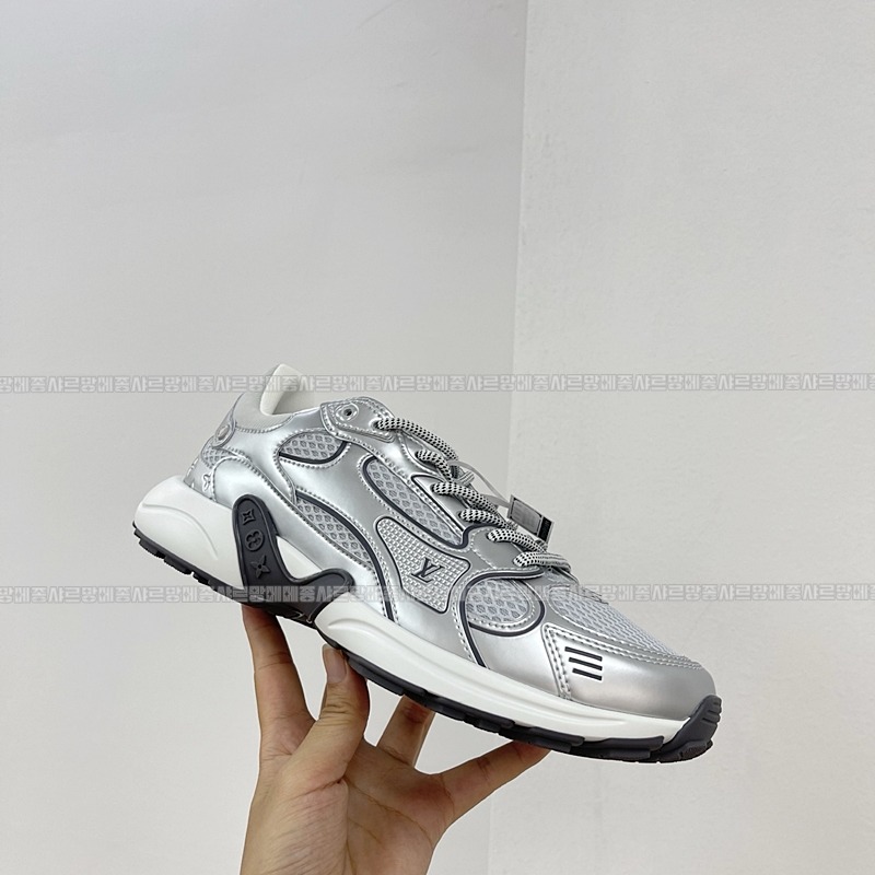 루이비통트레이너스니커즈  20260428,103627,002.jpg