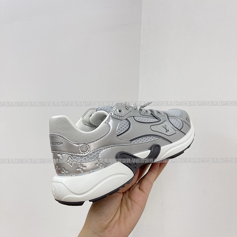 루이비통트레이너스니커즈  20260428,103627,003.jpg