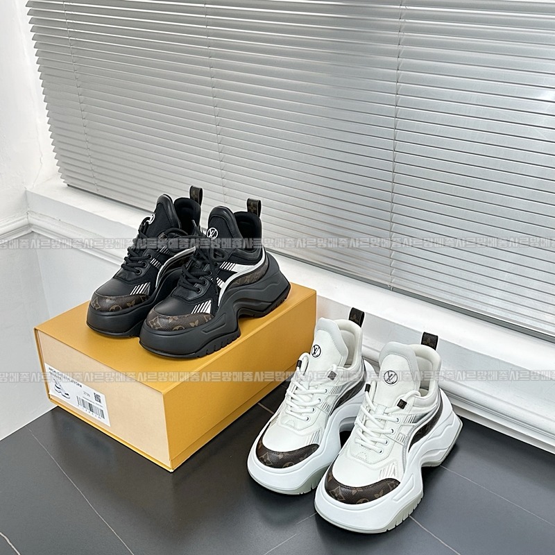 루이비통아치라이트2.0플ㄽ폼스니커즈  20260428,105205,001.jpg