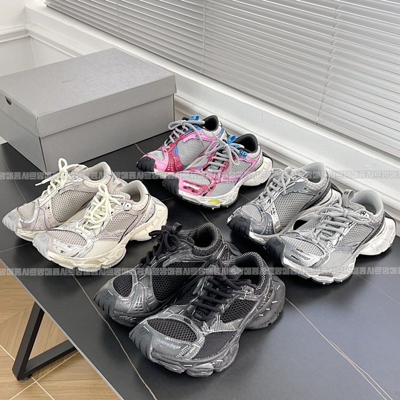 발렌시아가스테이플러스니커즈  20260430,101711,001.jpg