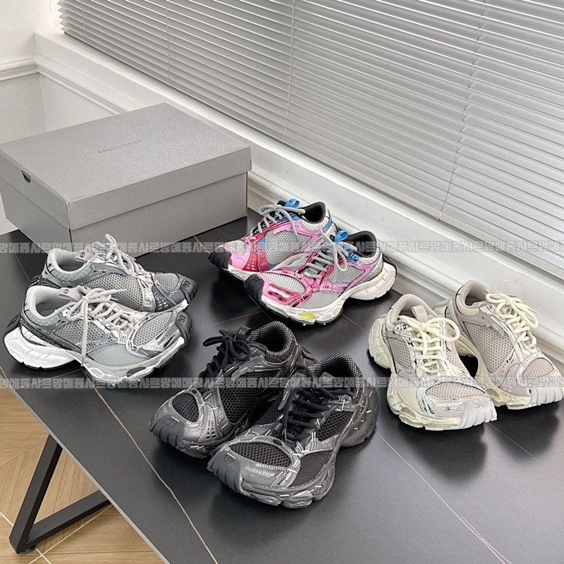 발렌시아가스테이플러스니커즈  20260430,101711,003.jpg