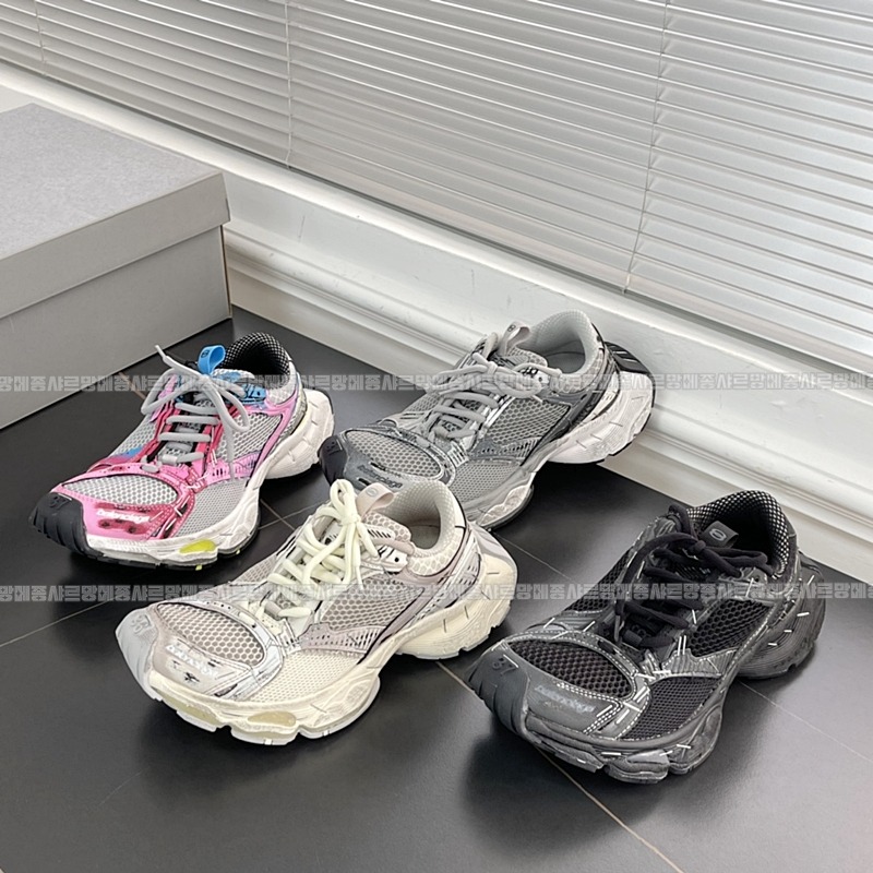 발렌시아가스테이플러스니커즈  20260430,101711,005.jpg