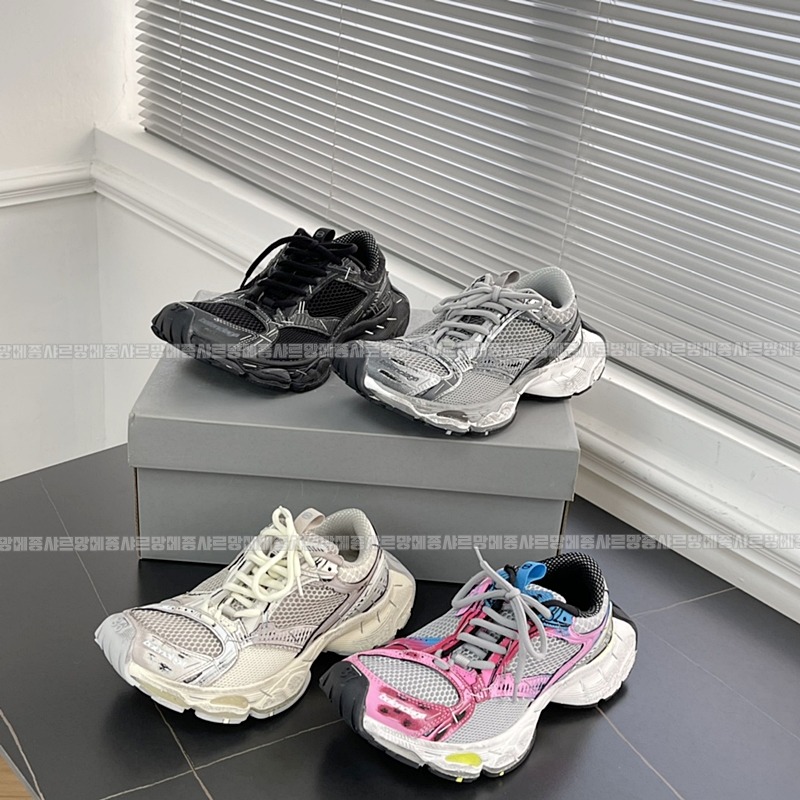 발렌시아가스테이플러스니커즈  20260430,101711,006.jpg