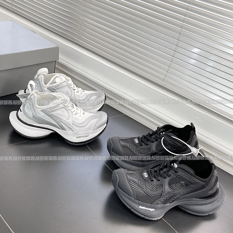 발렌시아가서킷스니커즈  20260430,102256,001.jpg