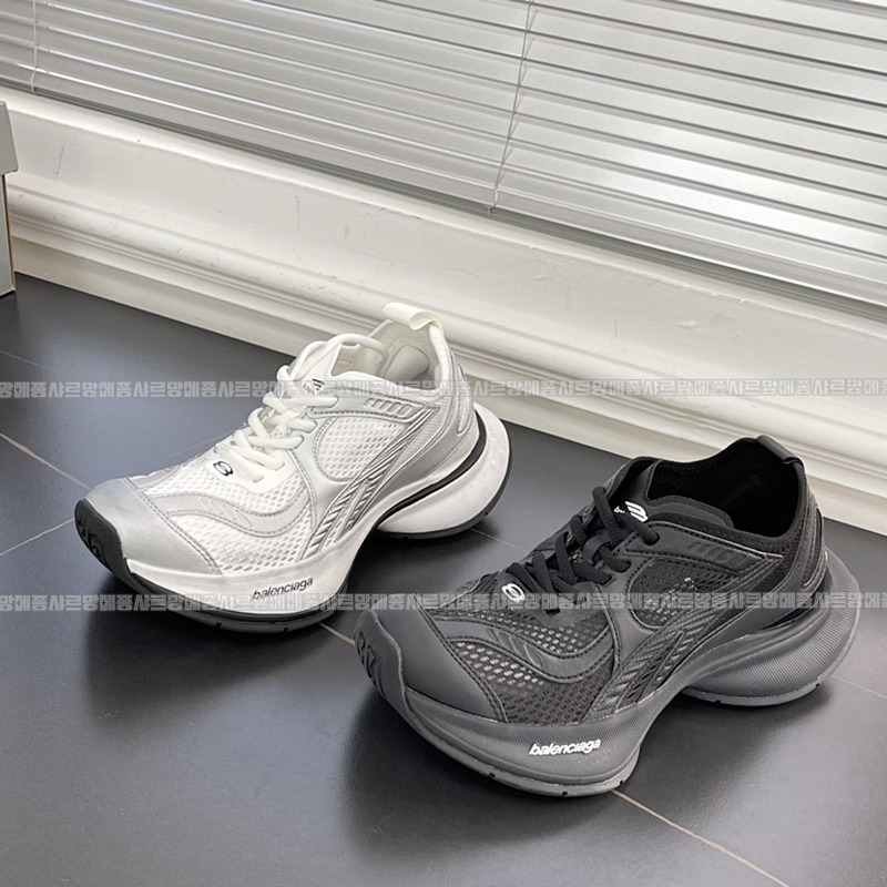 발렌시아가서킷스니커즈  20260430,102257,004.jpg