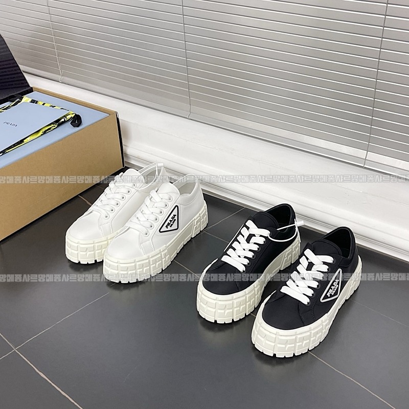 프라다더블휠리나일론게버딘스니커즈 20260430,152800,001.jpg