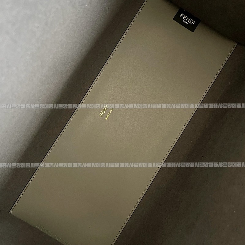 펜디선샤인쇼퍼백미디움  20260505 132311 008.jpg