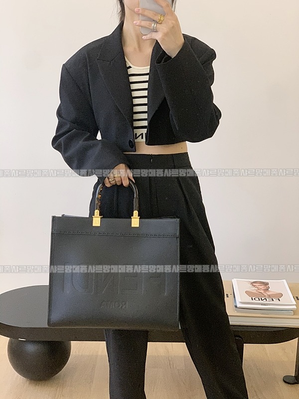 펜디선샤인쇼퍼백미디움  20260505 132315 035.jpg