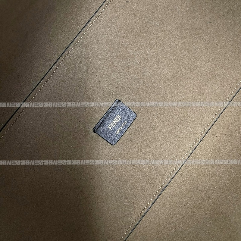 펜디선샤인쇼퍼  20260505 150220 008.jpg