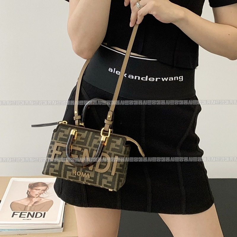 펜디바이더웨이미니보스턴백  20260505 152318 009.jpg