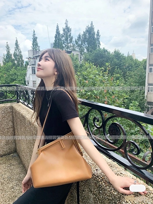 펜디퍼스트백  20260505 165042 013.jpg