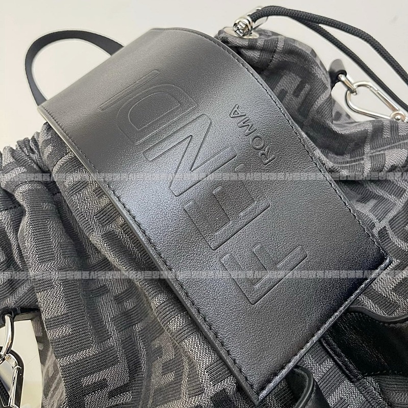 펜디스트라이크라지백팩  20260506 120729 015.jpg
