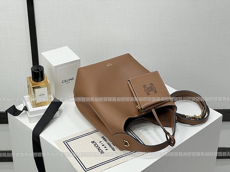 셀린느스몰호보백 20260509 172144 006.jpg