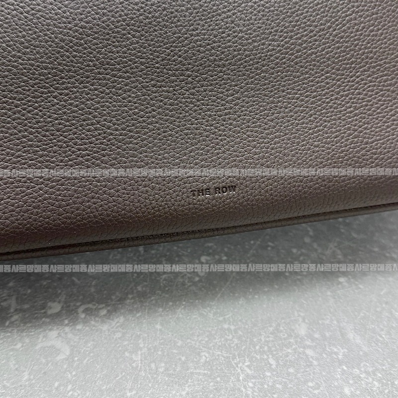 더로우마셀가죽토트백 20260515 105751 008.jpg