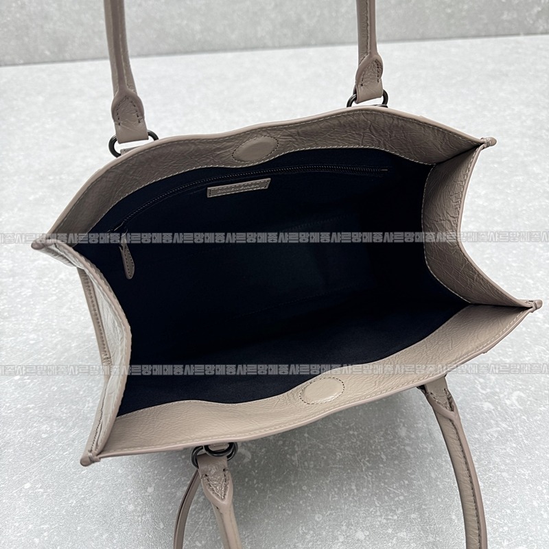 발렌시아가르시티토트백스몰20260516 140227 016.jpg