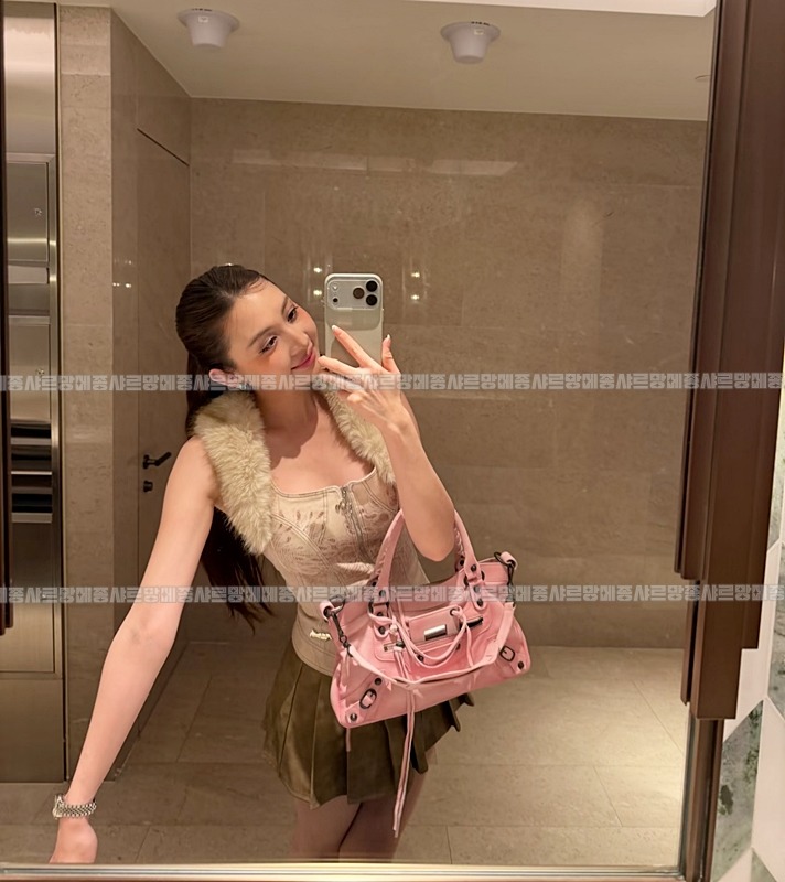 발렌시아가르시티퍼스트백20260516 153400 001.jpg