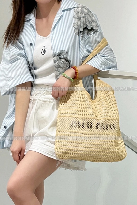 미우미우아이비라피아효과리넨백  20260520 123215 022.jpg