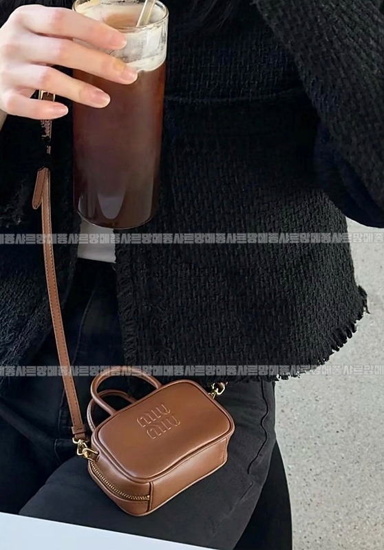 미우미우보 마이크로 백  20260520 125509 022.jpg