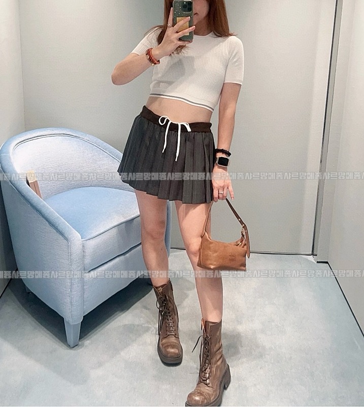 미우미우나플락페이턴트가죽파우치  20260520 135543 024.jpg